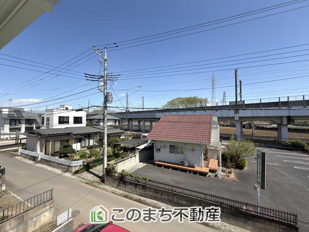 ワイウッドコート小山市羽川第2の展望|階バルコニーからは、開放感あふれる穏やかな街並みを一望。
空が広く感じられ、晴れた日には気持ちよくお洗濯や外気浴も楽しめます。
