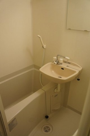 レオネクストことぶきの浴室|設備・仕様は号室により異なる為、現況を優先致します。