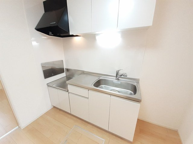 レジデンスさくら台Ｈのキッチン|収納たっぷりのキッチン