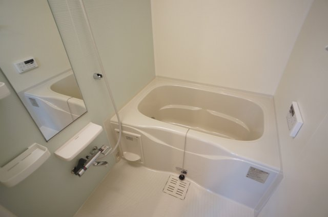 レジデンスさくら台Ｈの浴室|浴室乾燥機付き、追い焚き機能浴室です。