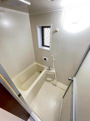 ビューハイムフジの浴室|同物件別号室