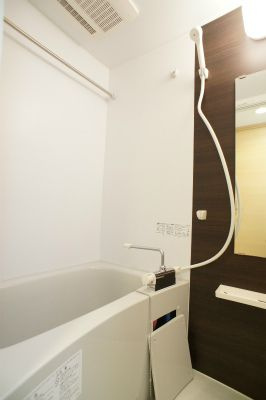 【浴室】 | リブリ・Baraen | コンパクトで使いやすいお風呂です