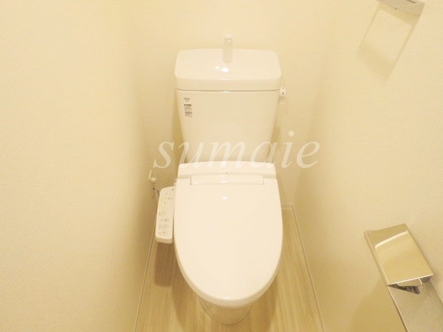 Ｌａ　Ｄｏｕｃｅｕｒ赤羽のトイレ|温水洗浄機能付きトイレです。