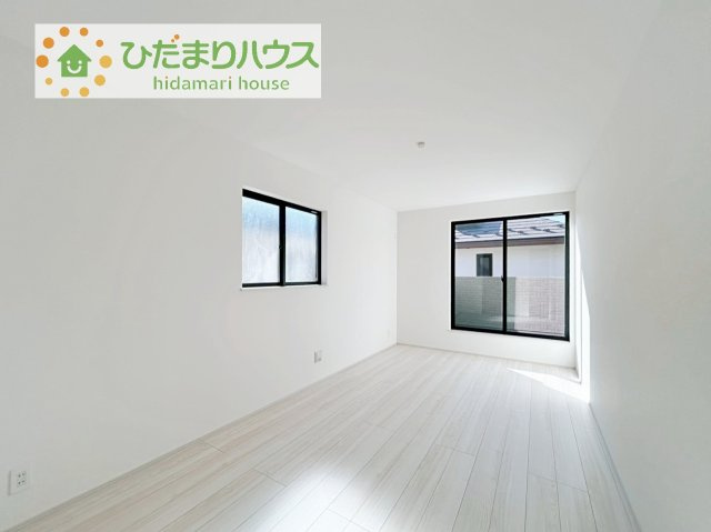 【寝室】 | 守谷市松前台6丁目11番　新築戸建　A号棟 | 広めの主寝室は、ベッドの他にもパソコンデスクやドレッサーなども置けちゃいます(*^-^*)