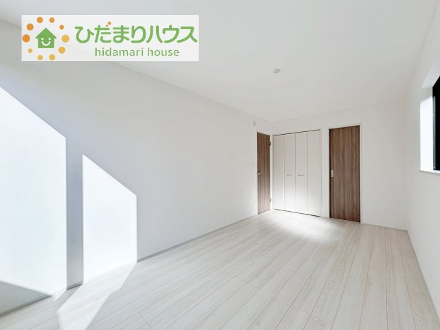 【寝室】 | 守谷市松前台6丁目11番　新築戸建　A号棟 | 大きなベッドを置いても余裕の広さの主寝室♪