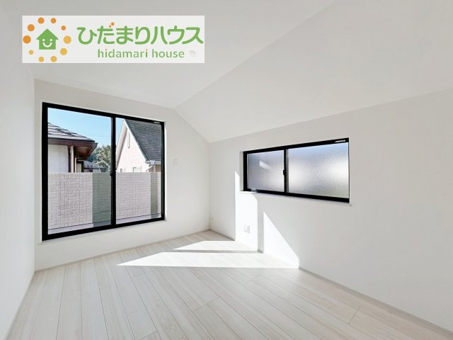 【洋室】 | 守谷市松前台6丁目11番　新築戸建　A号棟 | 窓が多く、明るい空間を演出してくれます(*^^*)