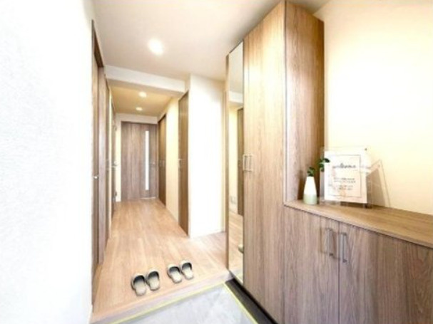 ファミール東灘の玄関|シューズボックスあり