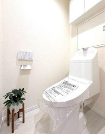 ファミール東灘のトイレ|温水洗浄便座付きトイレ