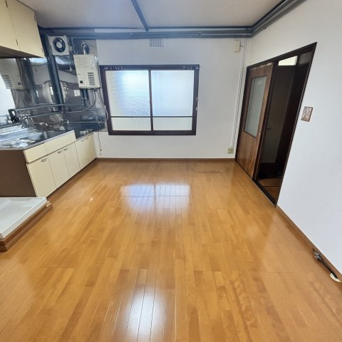 ワシ別ハイツの居間・リビング