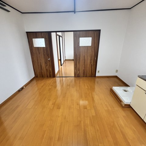 ワシ別ハイツの居間・リビング