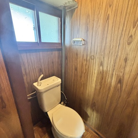 ワシ別ハイツの玄関