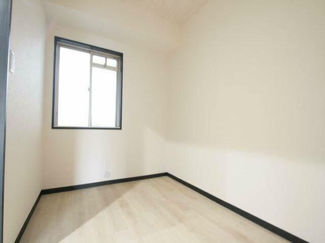 青木公園マンションの洋室|別号室の参考写真です。