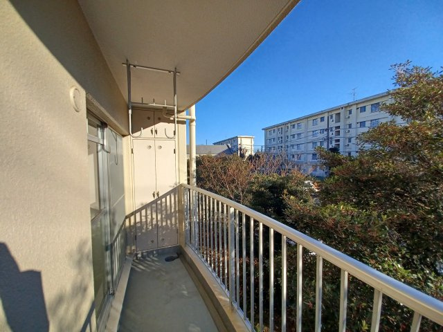 青木公園マンションのバルコニー|別号室の参考写真です。