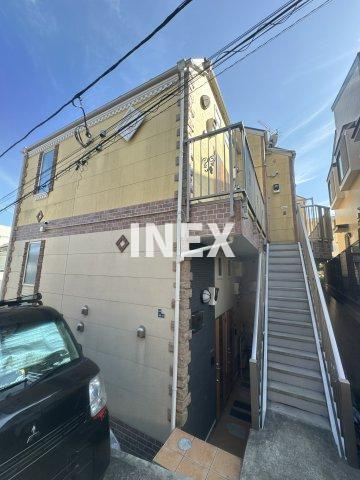 横浜市神奈川区子安通３丁目のアパートの外観