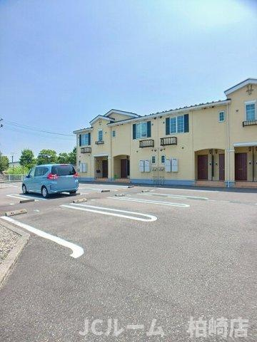 柏崎市宝町のアパートの駐車場