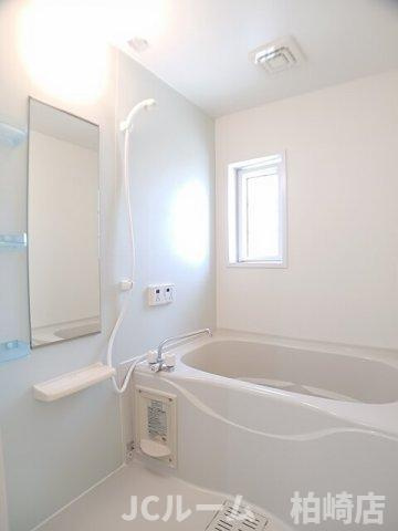 柏崎市宝町のアパートの浴室