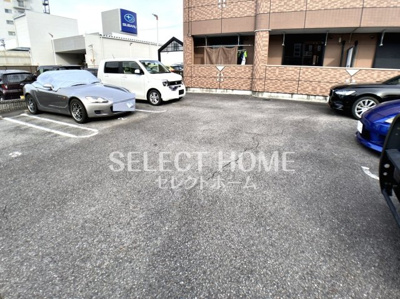 【駐車場】 | エスポアール南町 | 駐車場があるので、車を買う予定の方も安心です
