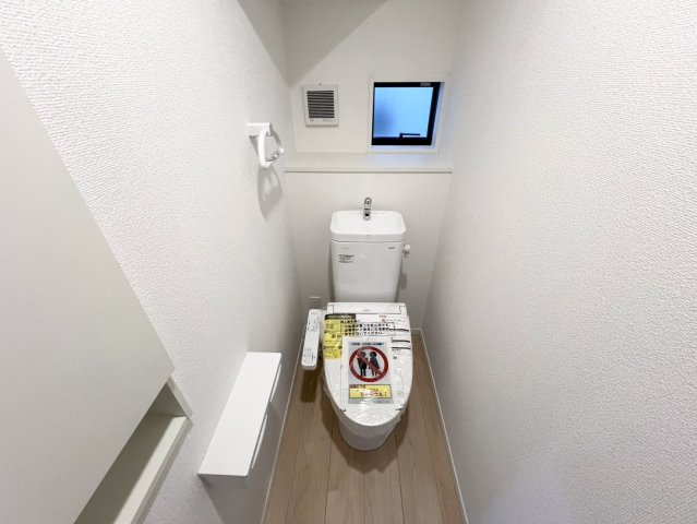 【トイレ】 | 開成町中之名　新築戸建て　カースペース3台駐車可能