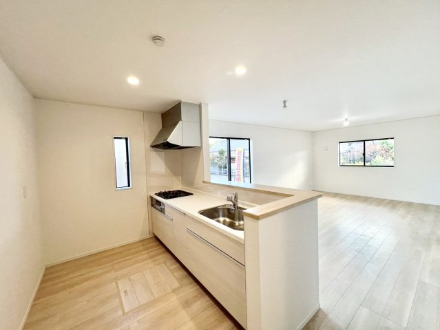 【キッチン】 | 開成町中之名　新築戸建て　カースペース3台駐車可能