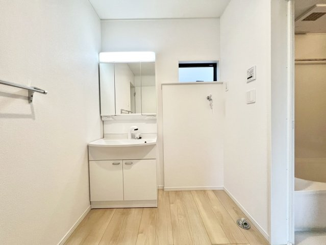 【独立洗面台】 | 開成町中之名　新築戸建て　カースペース3台駐車可能