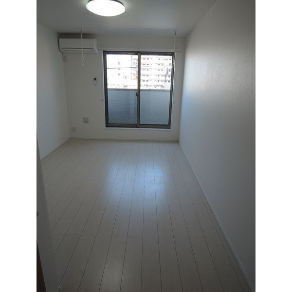 ファースト松戸の居間・リビング