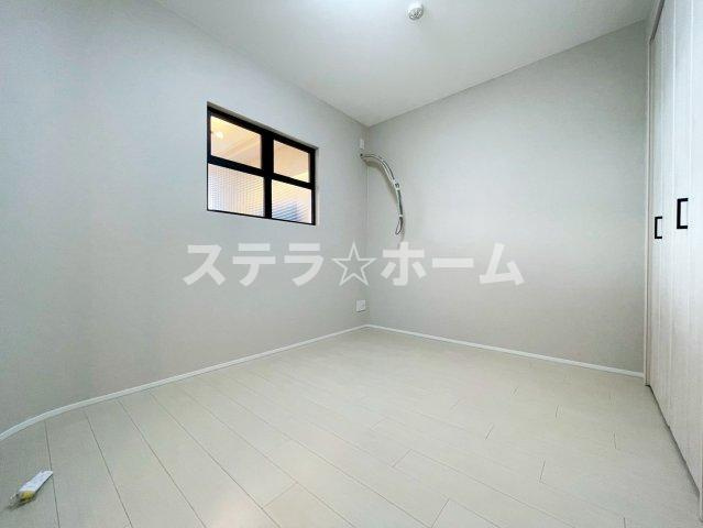 クレアヒルズ千里津雲台の洋室|個人の部屋や寝室として使える洋室です