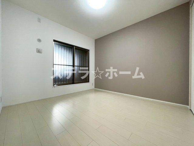 クレアヒルズ千里津雲台の洋室|コンパクトで使いやすい洋室です