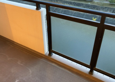 【バルコニー】 | ダイアパレス京王堀之内壱番館 | バルコニーは、室外の専用スペースのうち、「屋根がなく開放された空間」であるものを指します。ベランダより広いタイプのものが多く、日当たりもよいため家庭菜園などを楽しみたい人にとって適した環境となります。