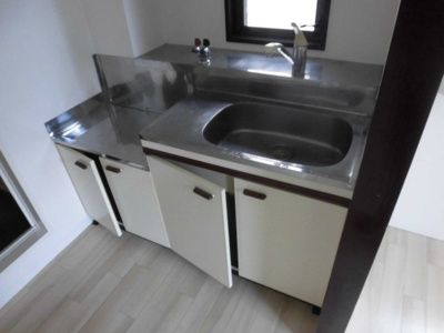 【キッチン】 | エムエムハイツ | 収納面もしっかりしているキッチンです