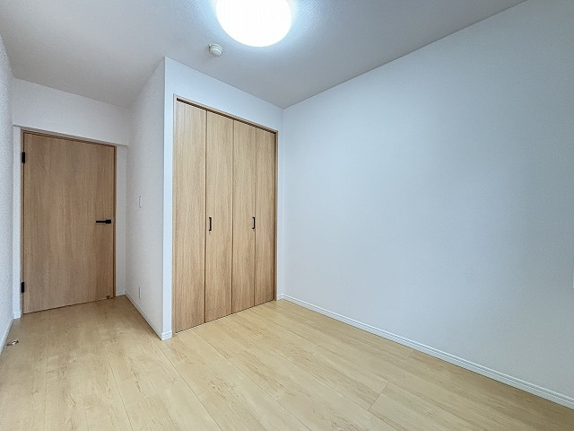 【洋室】 | 藤崎ロジュマン