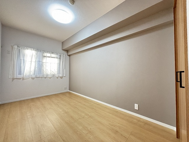 【洋室】 | 藤崎ロジュマン