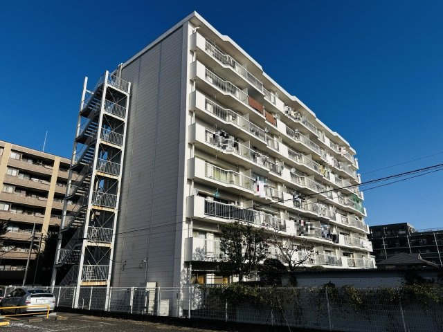 ファミール西八王子Ａ号棟（２号棟）の外観|～めじろ台駅徒歩16分・西八王子駅徒歩22分　内装フルリノベ　小中学校徒歩5分圏内～