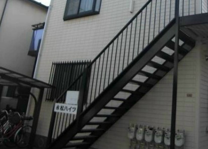 永松ハイツのエントランス