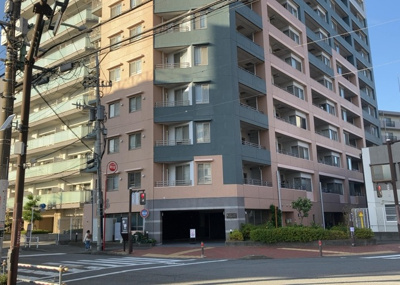 【外観】 | ラヴィドール本厚木サザンマーク | マンションの外観は非常に重要なポイントです！外観の善し悪しは資産価値に大きな影響を与えます。外観のいいマンションを購入することで、高値で売却がしやすく、買い手が見つかりやすいというメリットがあります。