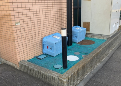 【設備】 | ラヴィドール本厚木サザンマーク | 共有部分は、住民なら誰もが使える設備のこと。例えば駐車場やエレベーター、インターネット設備、セキュリティ設備などがあります。他にも、マンションの廊下・外部階段やエントランス・ゴミ置き場などがあります。