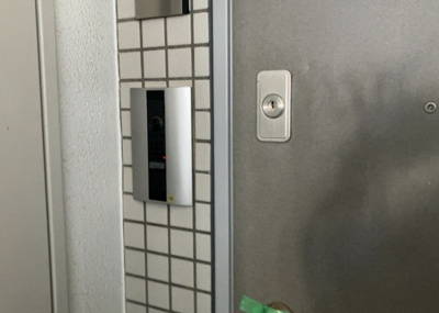 【防犯設備】 | ラヴィドール本厚木サザンマーク | 当然のことではありますが、オートロックやセンサーライト、ホームセキュリティーなどの防犯設備があれば、小さいお子様がいるご家庭も安心ですよね！まず物件購入の際は、防犯設備もチェックするようにしましょう。