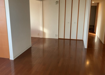 【居間・リビング】 | ラヴィドール本厚木サザンマーク | リビングの間取りの種類は大きくわけてリビングとダイニングが別になっているタイプ、リビングダイニング一体型です。どちらも一長一短ですので、家を選ぶ時はその両面をチェックして決めるようにしましょう。