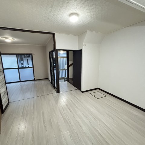 南中振戸建ての洋室