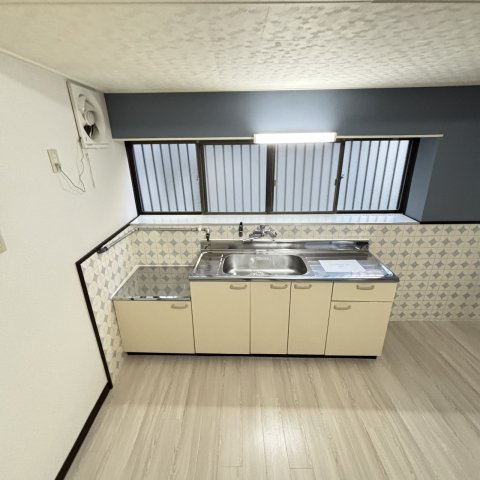 南中振戸建てのキッチン