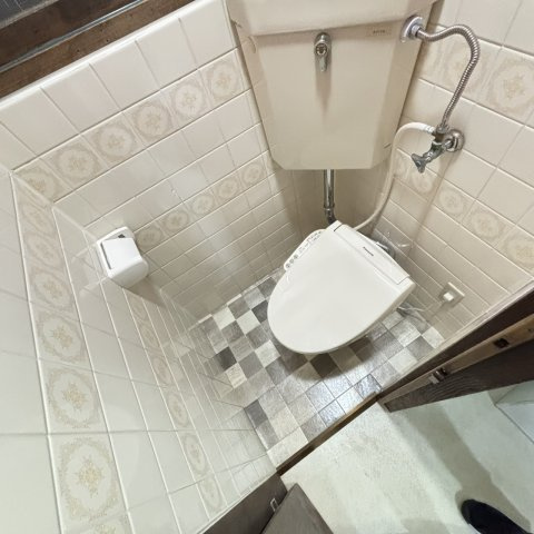 南中振戸建てのトイレ