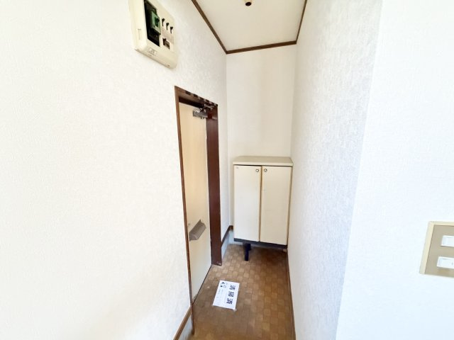 プロミネンスハイツ3号棟の玄関