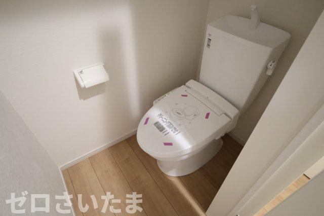 《仲介手数料無料》志木市中宗岡５丁目22-31新築一戸建てKEIAI GRACEのトイレ|1階