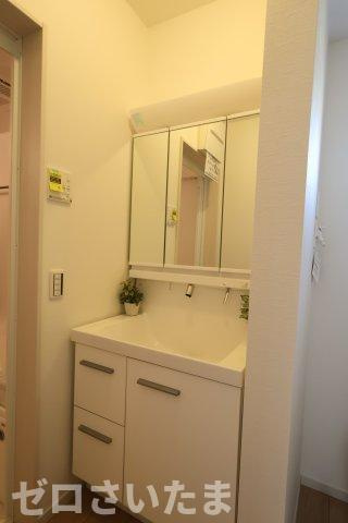 《仲介手数料無料》志木市中宗岡５丁目22-31新築一戸建てKEIAI GRACEの独立洗面台