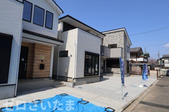 《仲介手数料無料》志木市中宗岡５丁目22-31新築一戸建てKEIAI GRACEの外観|車種によりますが並列で車を２台駐車できます。