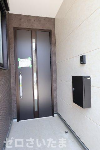 《仲介手数料無料》志木市中宗岡５丁目22-31新築一戸建てKEIAI GRACEの玄関
