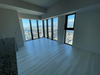 【居間・リビング】 | ザ・パークハウス大阪梅田タワー