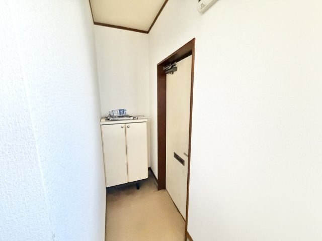 プロミネンスハイツ2号棟の玄関|※別部屋参考写真