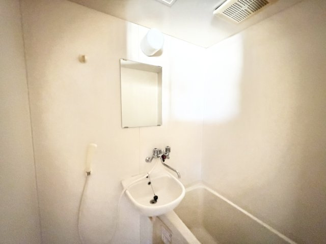 プロミネンスハイツ2号棟の洗面所|※別部屋参考写真