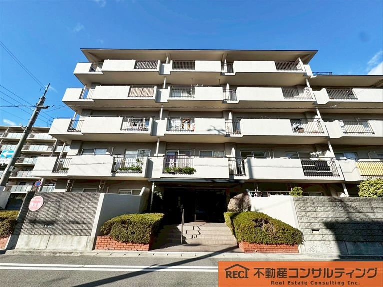 ファミール東灘のエントランス