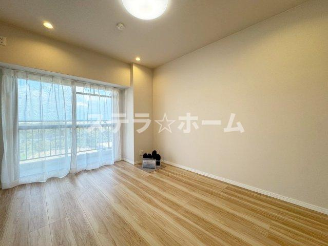 星和プラネタウン千里南第2期の洋室|使い勝手のいい洋室です